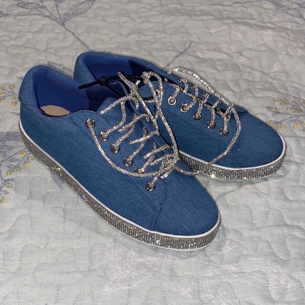 Casual Men's Blue Low-Top Sneakers with Sparkle Laces